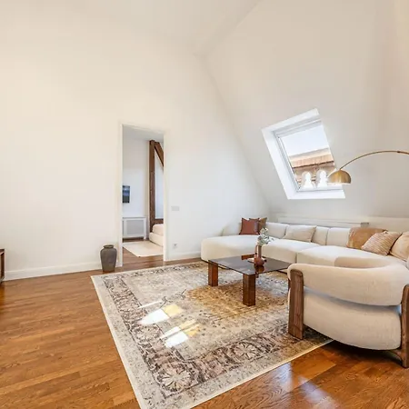 Penthouse Ter, V *