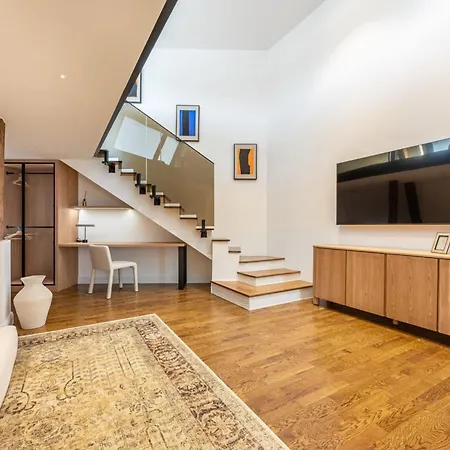 Penthouse Ter, V Будапешт