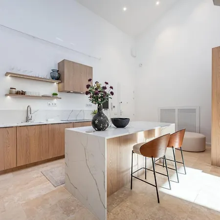 Penthouse Ter, V Будапешт