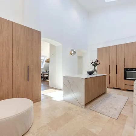 Penthouse Ter, V * Будапешт